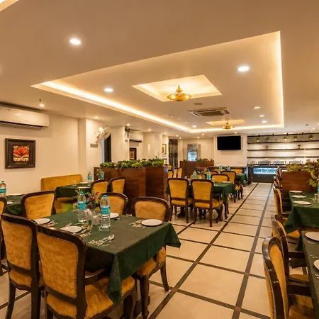 Airport La Sapphire Hotel & Restaurant With Free Airport Drop-3
